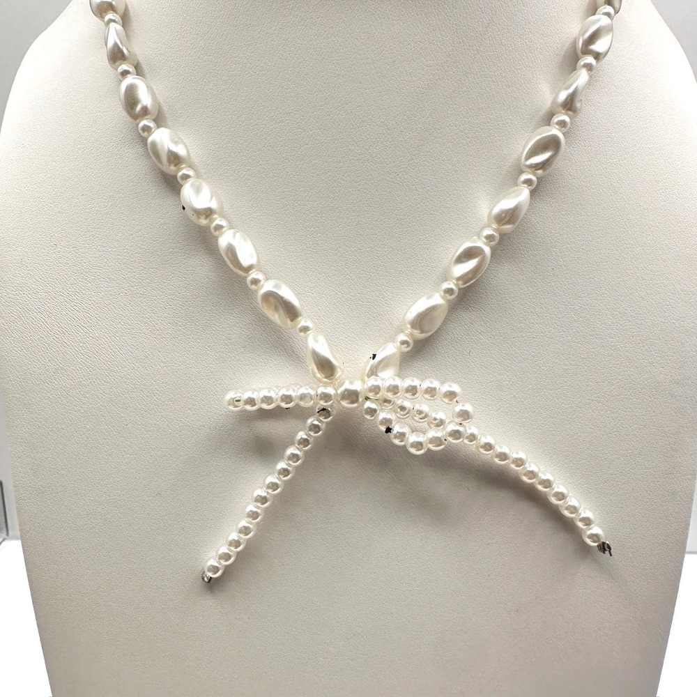Vintage 80s 90s Pearl Beaded Necklace Bow Knot Pendant White Fashion Jewelry 90s